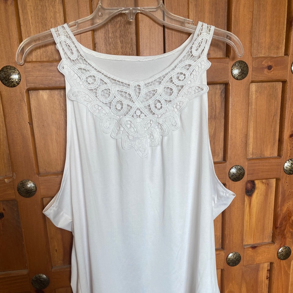 Lace detail Sleeveless Top